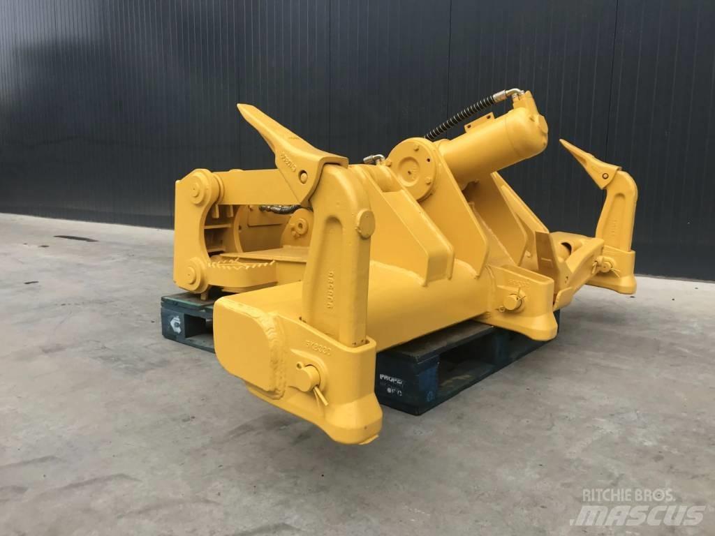 Komatsu D51 Навесные рыхлители