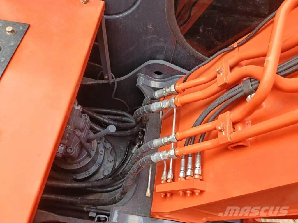 Hitachi ZX120-6 Гусеничные экскаваторы