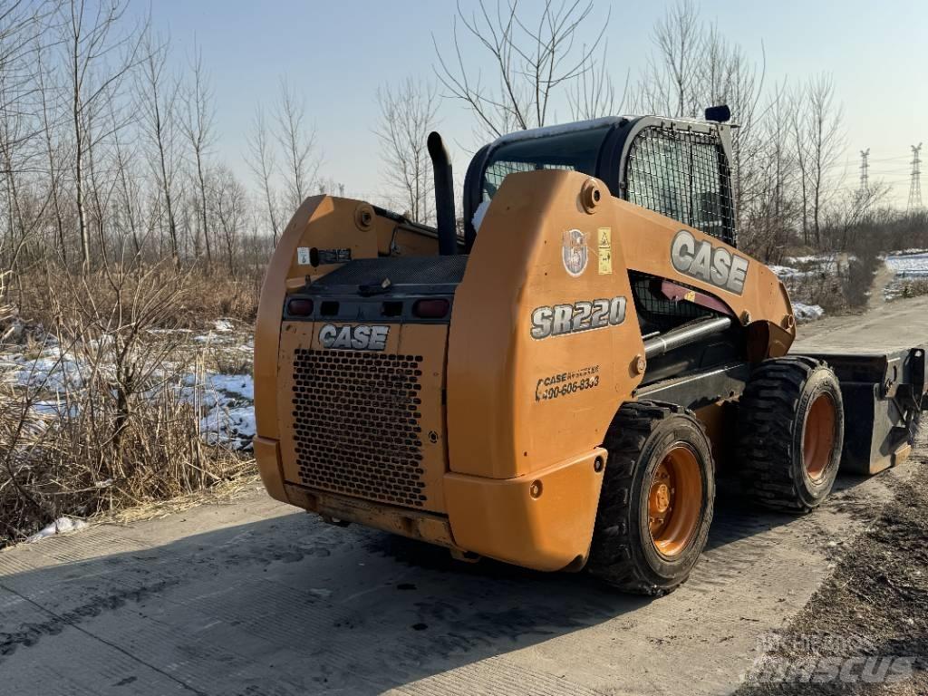 CASE SR220 Мини-погрузчики