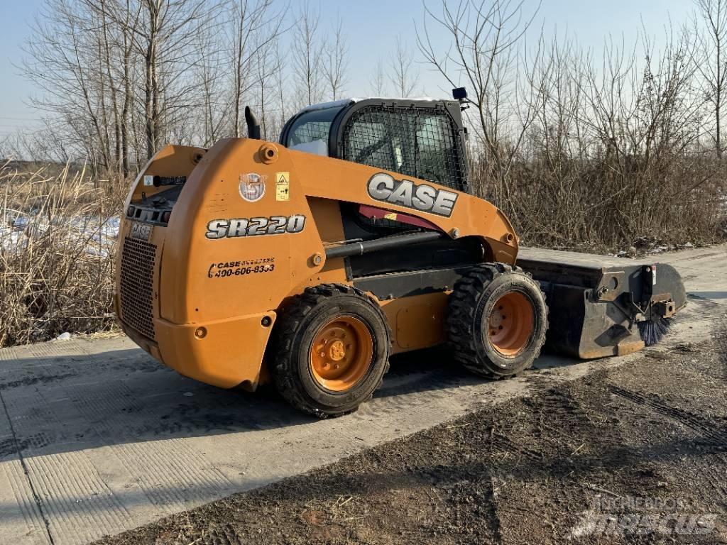 CASE SR220 Мини-погрузчики