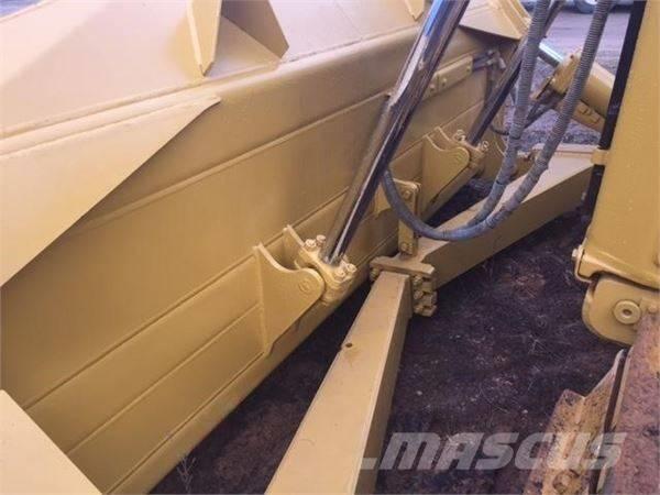 CAT D 6 R Гусеничные бульдозеры