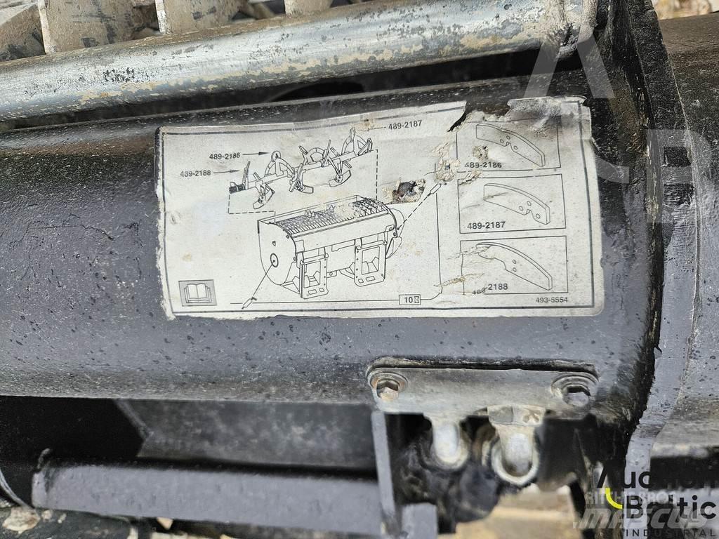 CAT 242 D 3 Мини-погрузчики