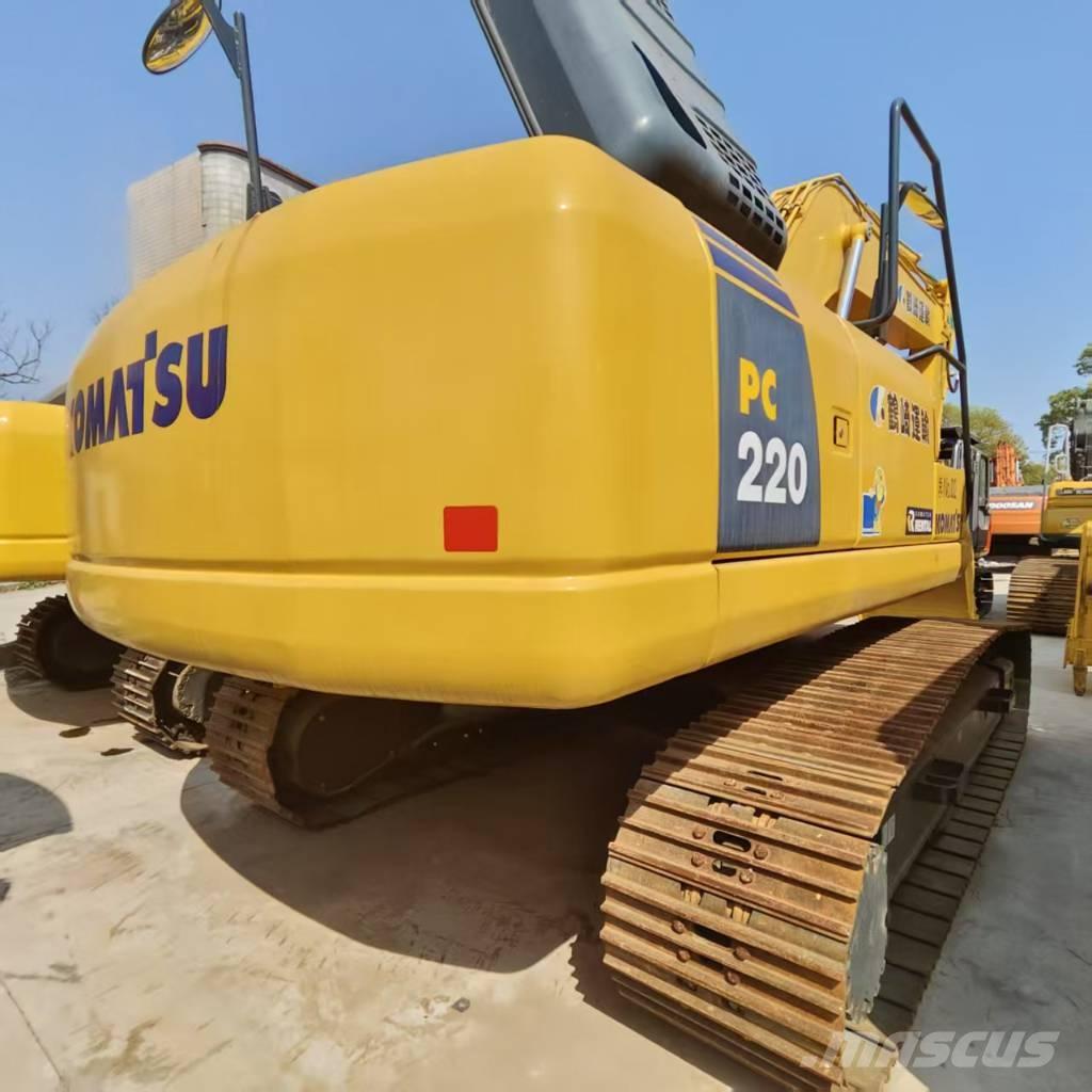 Komatsu PC 220 Гусеничные экскаваторы