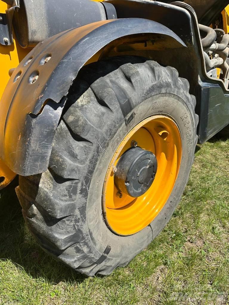 JCB 540-140 Телескопические погрузчики