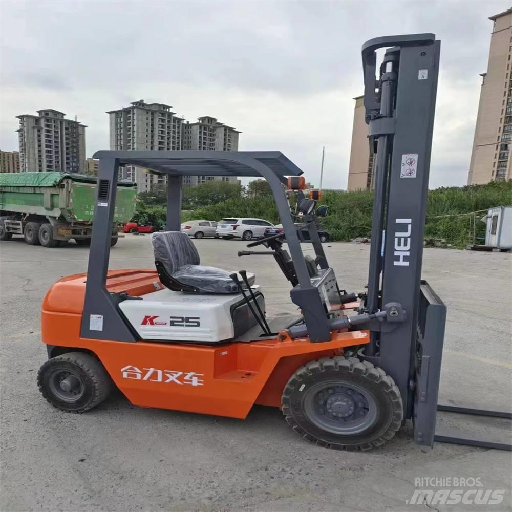 Heli CPC 25 Дизельные погрузчики
