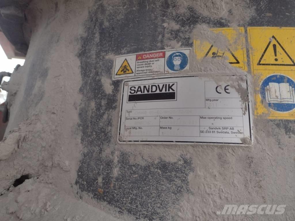 Sandvik UH 450 E Мобильные дробилки