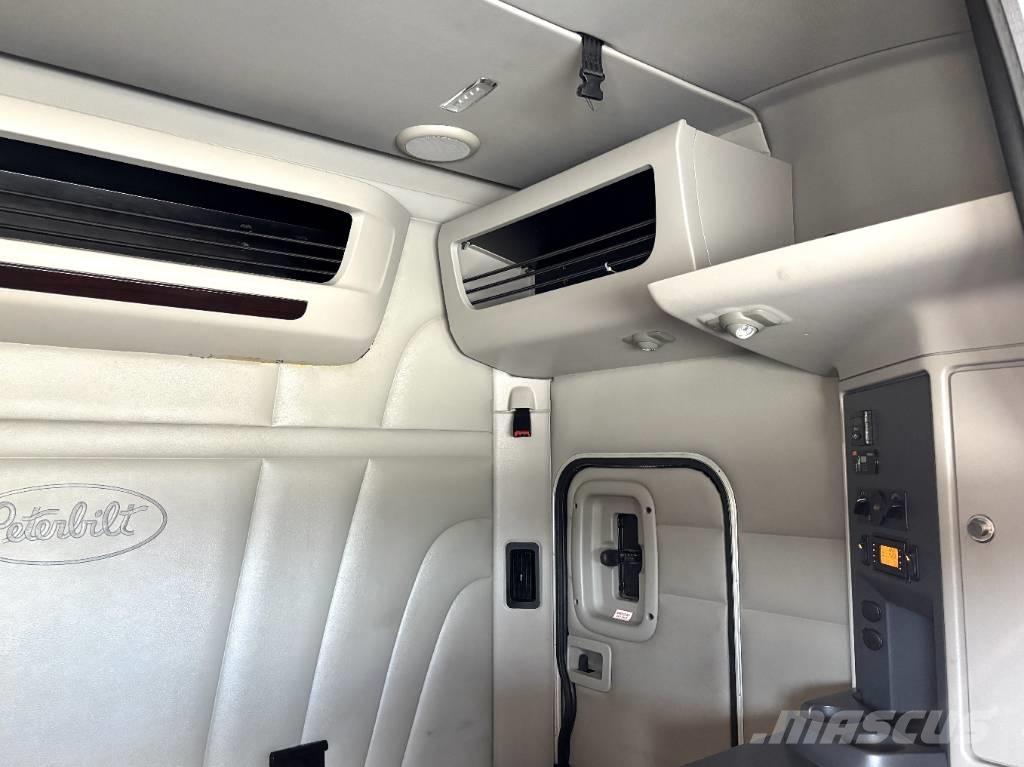 Peterbilt 567 Седельные тягачи