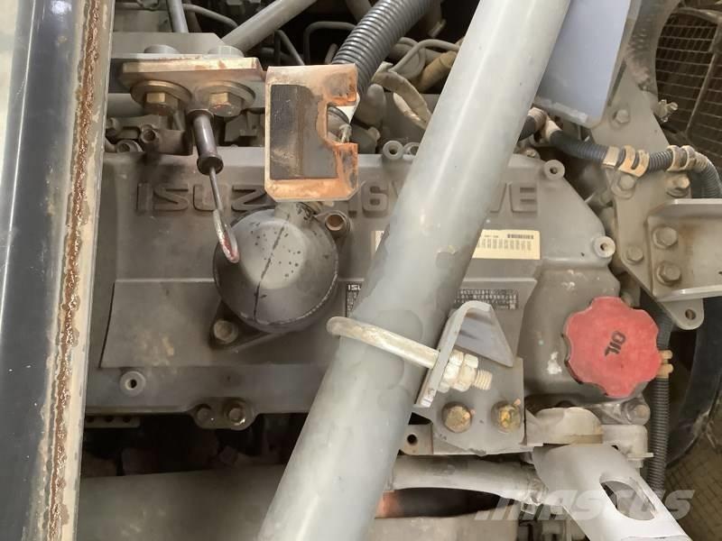 Hitachi ZX 210 LC-5B Гусеничные экскаваторы