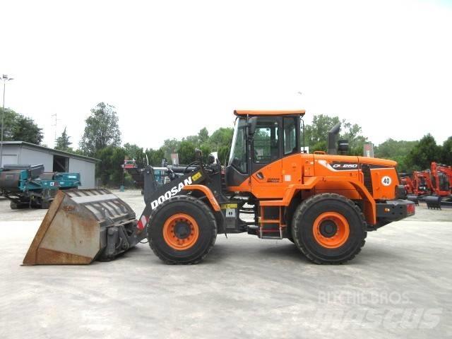 Doosan DL250-5 Фронтальные погрузчики
