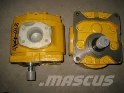 Komatsu D85A-18 pump Гидравлическая система