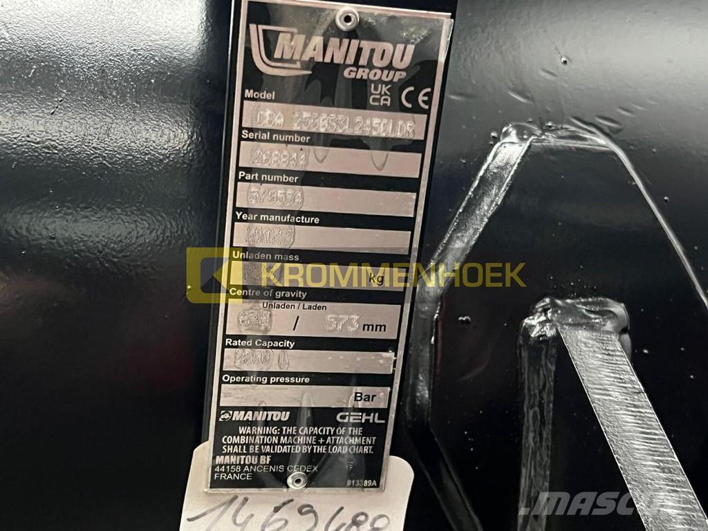 Manitou CBA 2500 Ковши