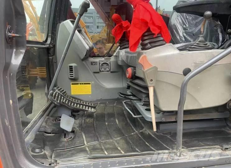 Doosan DX80 Малые экскаваторы 7т-12т