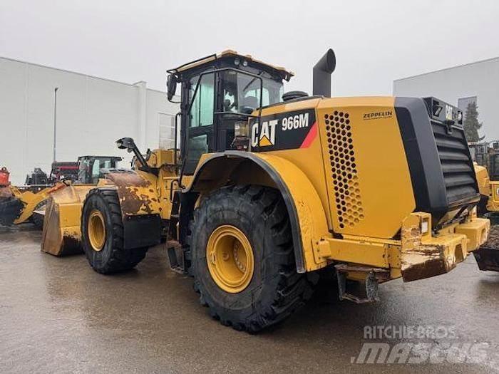 CAT 966M Фронтальные погрузчики