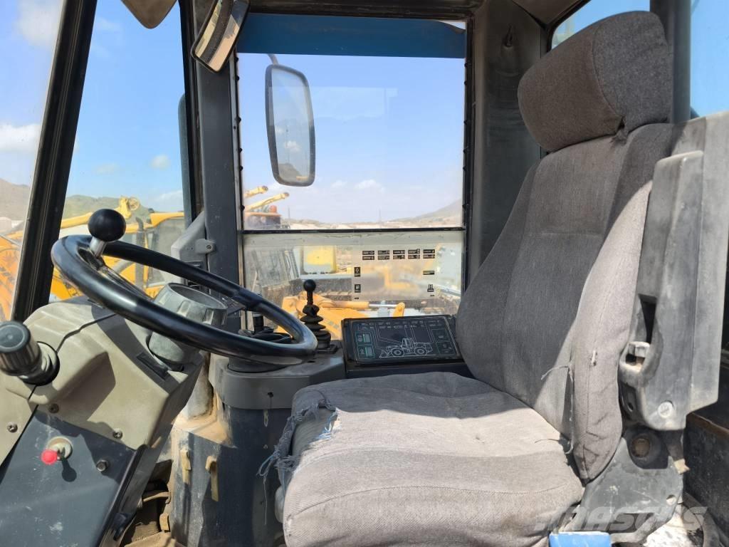 CASE 721 B XT Фронтальные погрузчики