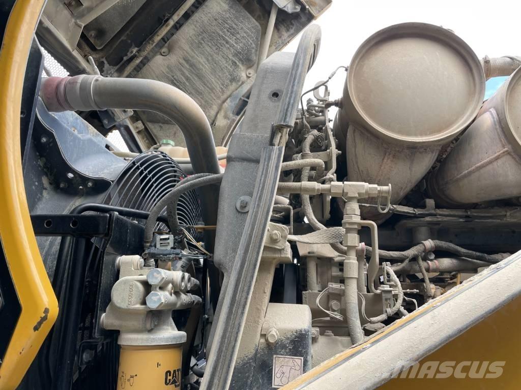 CAT 972M Фронтальные погрузчики