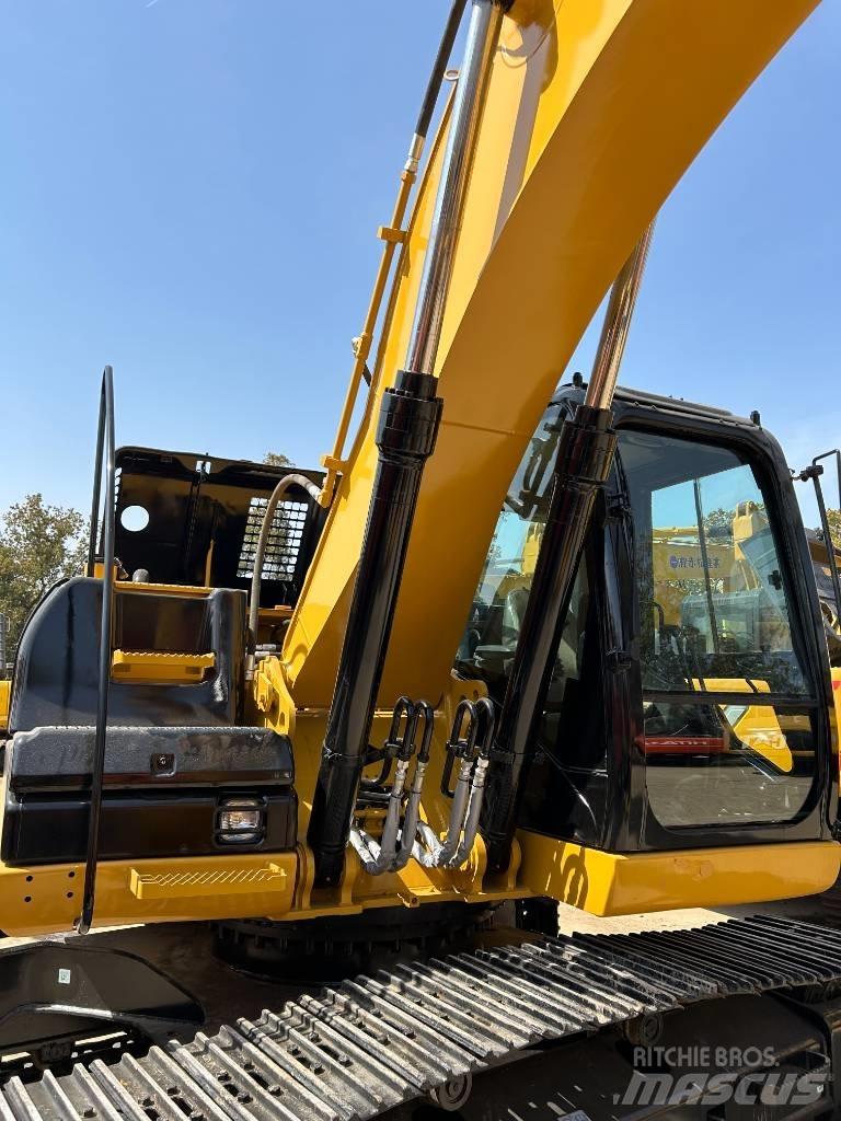 CAT 323 D Гусеничные экскаваторы