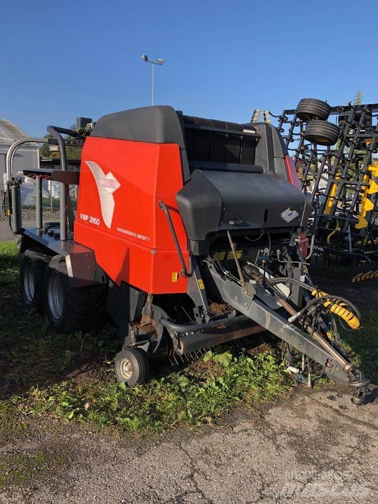 Kuhn 2160 VBP Рулонные пресс-подборщики