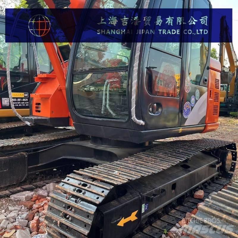 Hitachi ZX 135 Гусеничные экскаваторы