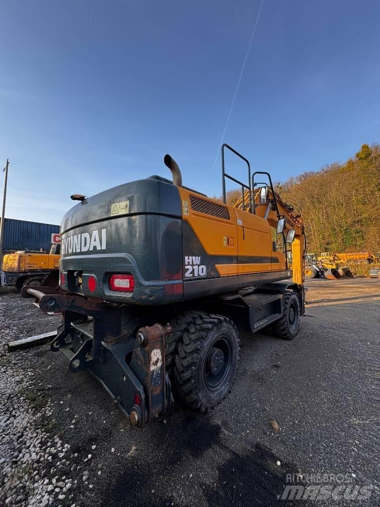 Hyundai HW 210 Колёсные экскаваторы