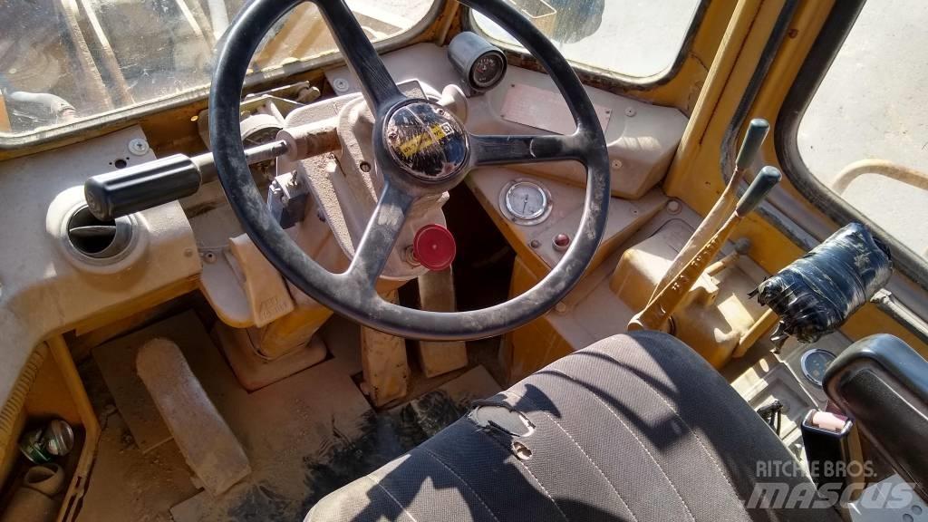 CAT 950 B Фронтальные погрузчики