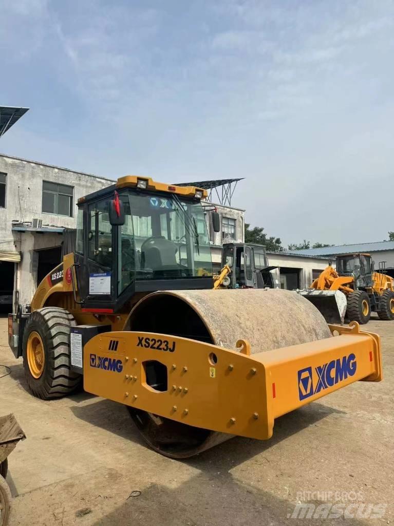 XCMG XS 223 J Грунтовые катки
