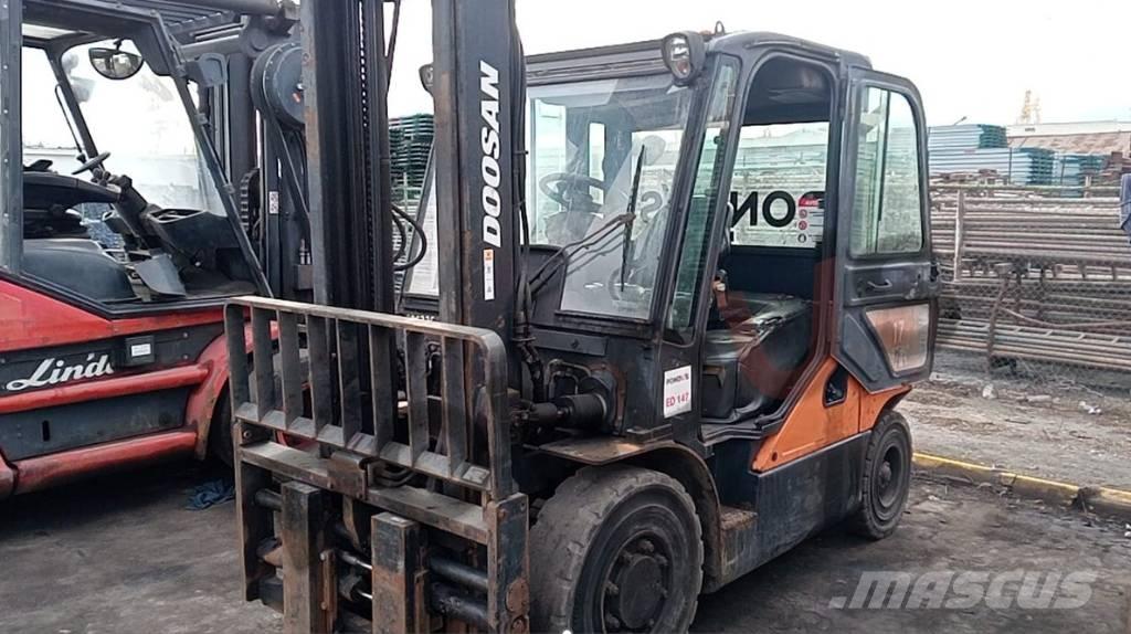 Doosan D 40 SC-7 Дизельные погрузчики