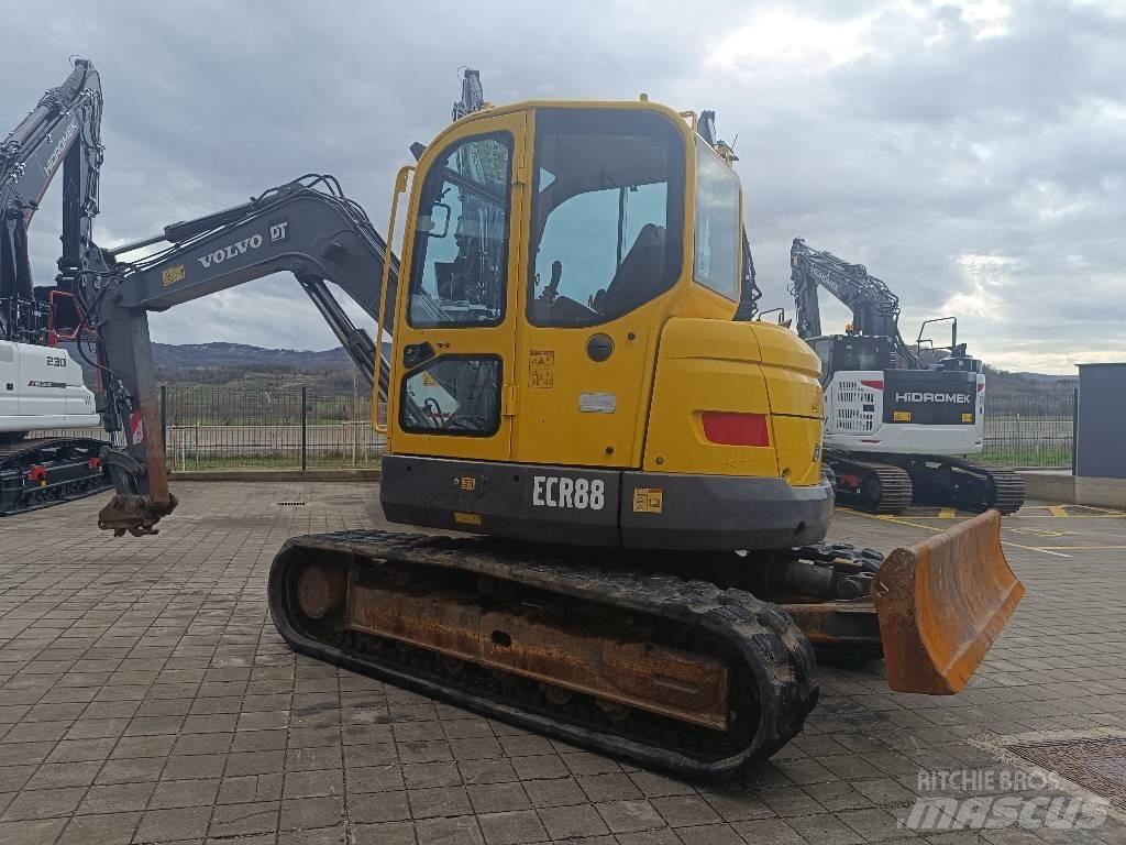 Volvo ECR 88 Малые экскаваторы 7т-12т