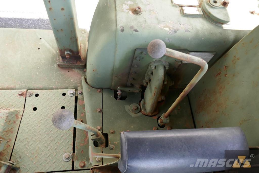 CAT D7F Ex-army Гусеничные бульдозеры