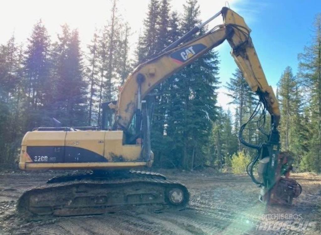 CAT 320 D FM Лесопогрузчик