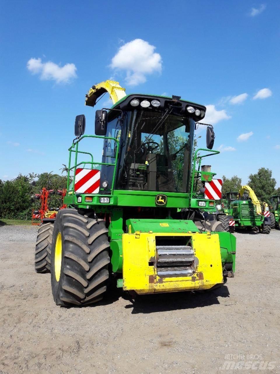 John Deere 7350 Самоходные кормоуборочные комбайны