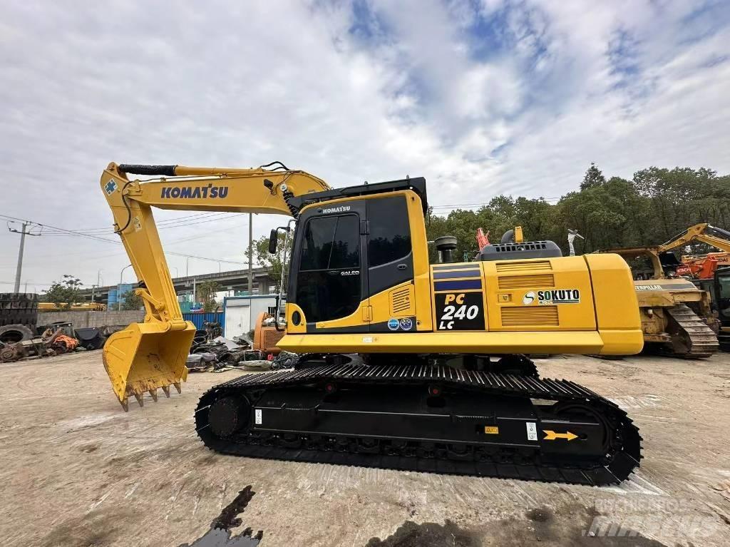 Komatsu PC 240 Гусеничные экскаваторы