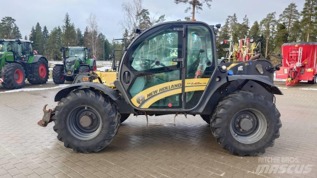 New Holland TH 7.42 Телескопические погрузчики