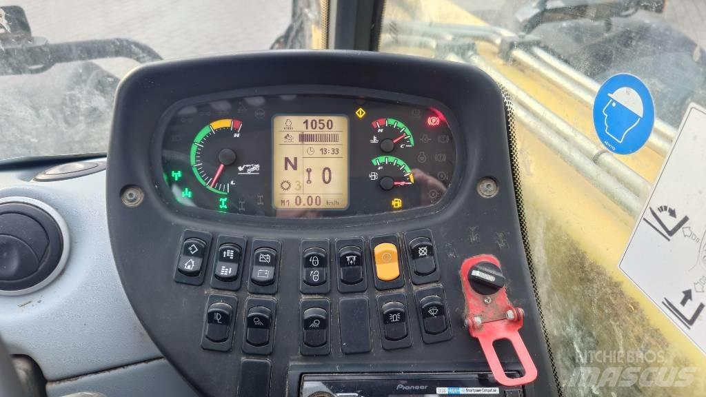 New Holland TH 7.42 Телескопические погрузчики