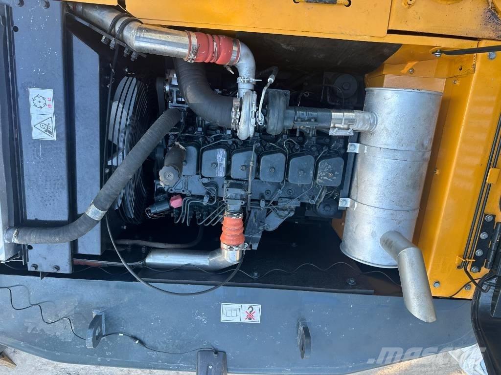 Hyundai HX 220 Гусеничные экскаваторы