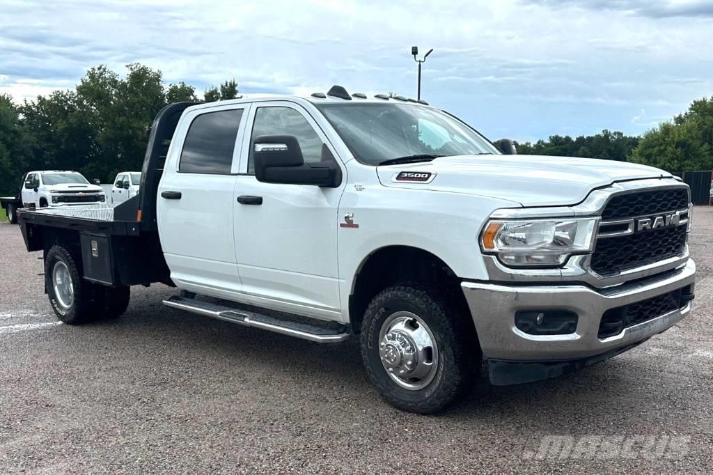 RAM 3500 TRADESMAN Грузовики-платформы/боковая разгрузка