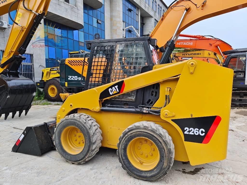 CAT 226c Мини-погрузчики