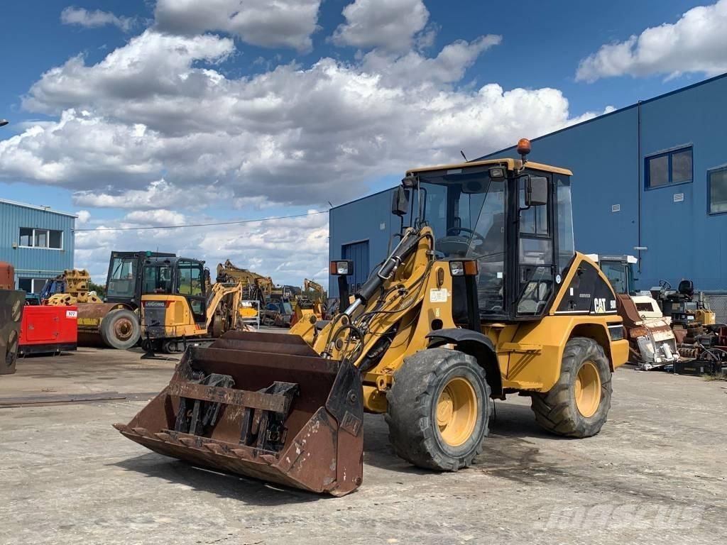 CAT 908 Фронтальные погрузчики
