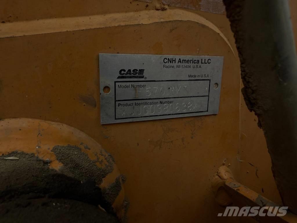CASE 570 M XT Фронтальные погрузчики