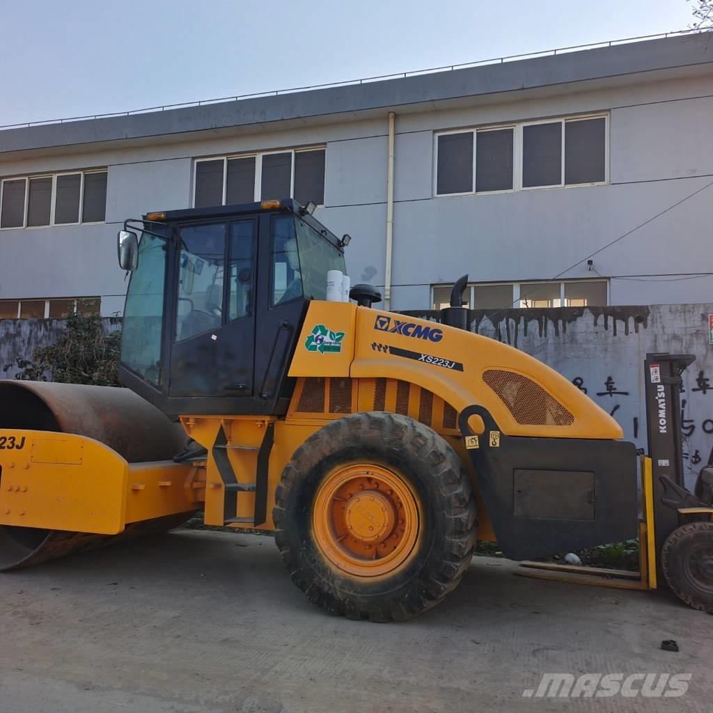 XCMG XS 223 J Грунтовые катки
