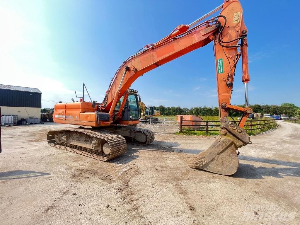Doosan DX225 Колёсные экскаваторы