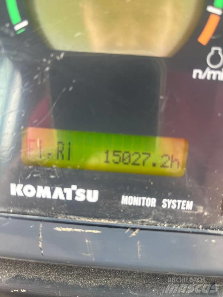 Komatsu D 155 AX-5 Гусеничные бульдозеры