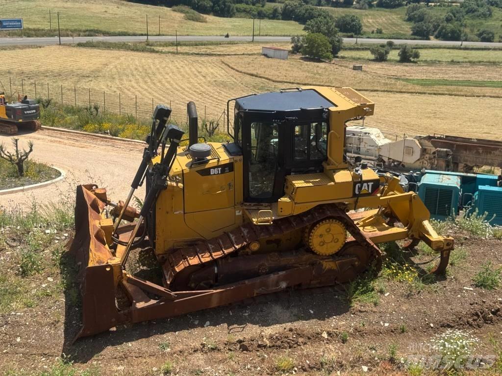 CAT D 6 T XL Гусеничные бульдозеры