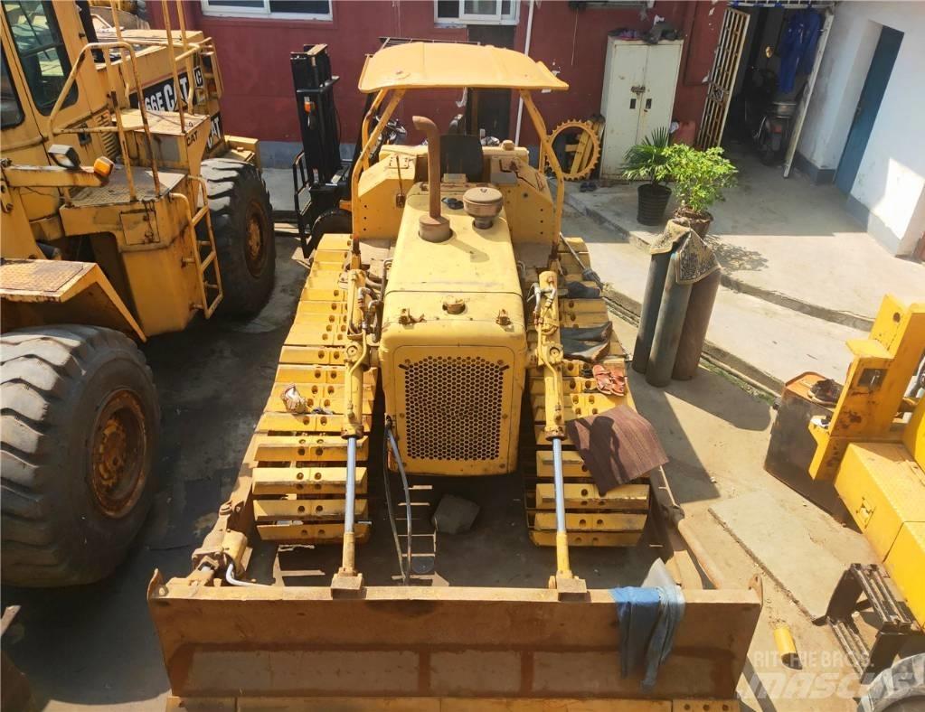 CAT D 4 E Гусеничные бульдозеры