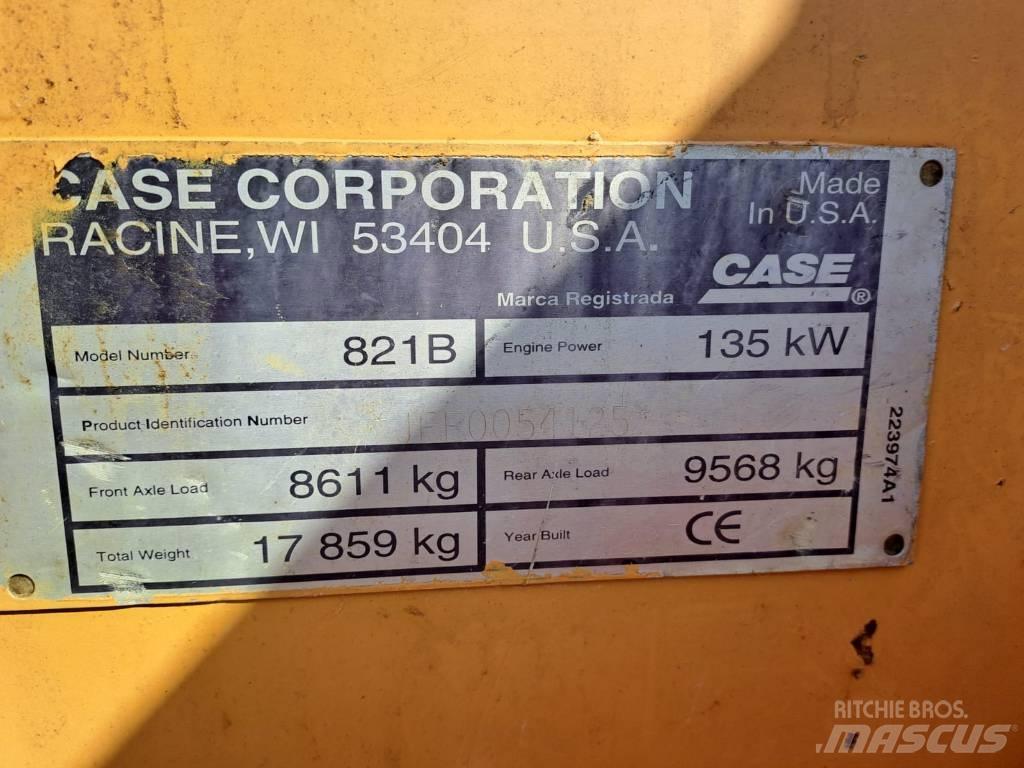 CASE 821 B Фронтальные погрузчики