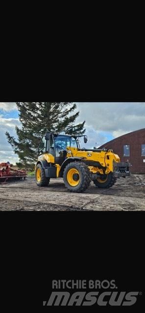 JCB TM 320 S Сельскохозяйственные телескопические погрузчики