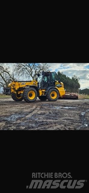 JCB TM 320 S Сельскохозяйственные телескопические погрузчики