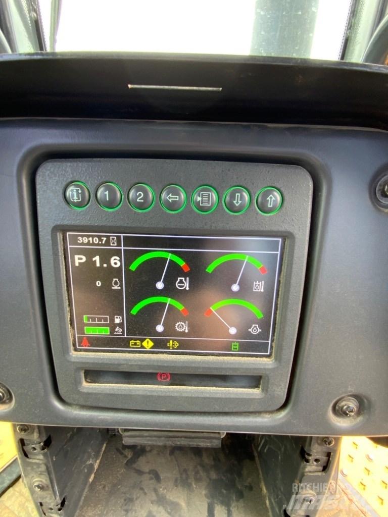 DEERE 750K Гусеничные бульдозеры