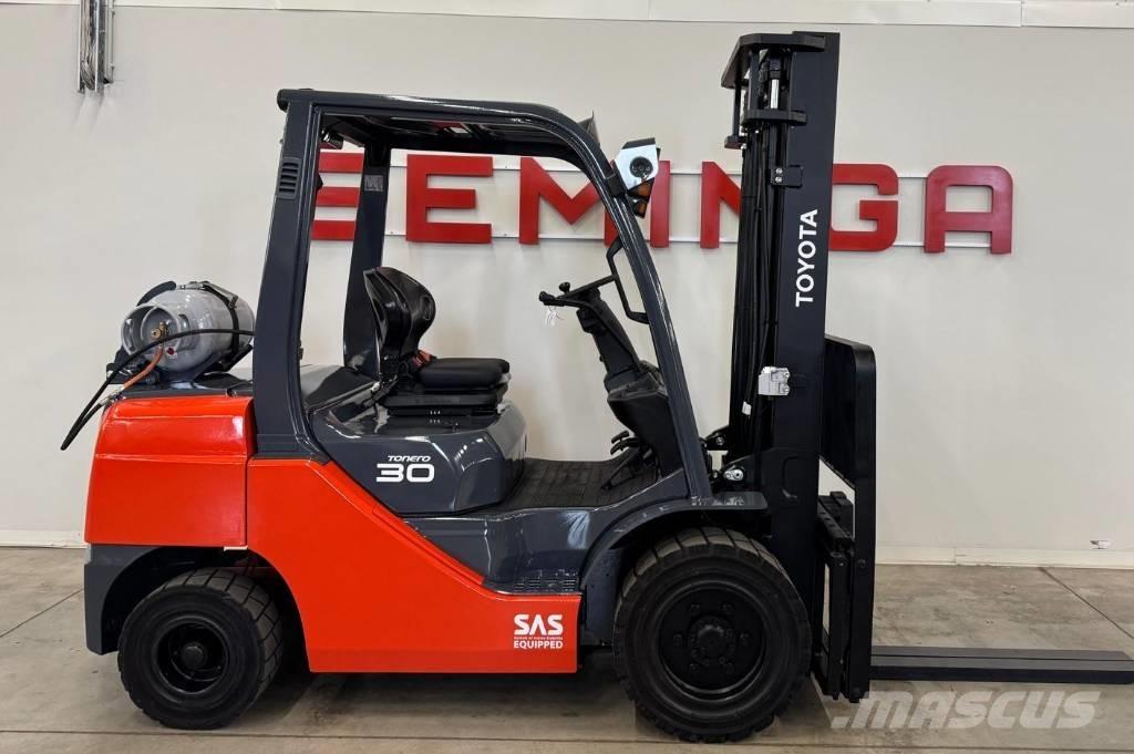 Toyota 10851 - 8FGF30 Газовые погрузчики