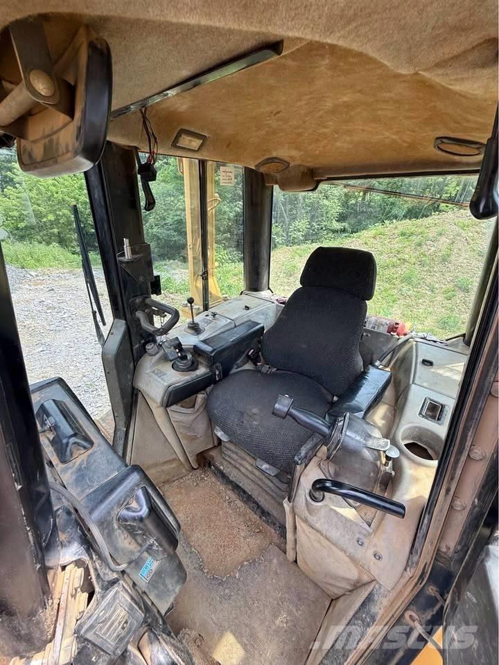 CAT D 6 N XL Гусеничные бульдозеры