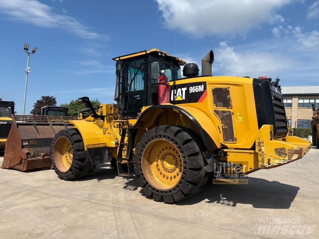 CAT 966 M Фронтальные погрузчики